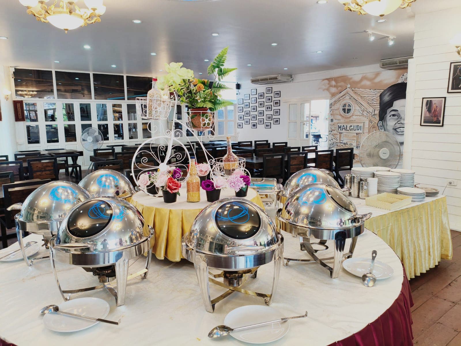 Empty dining room setup