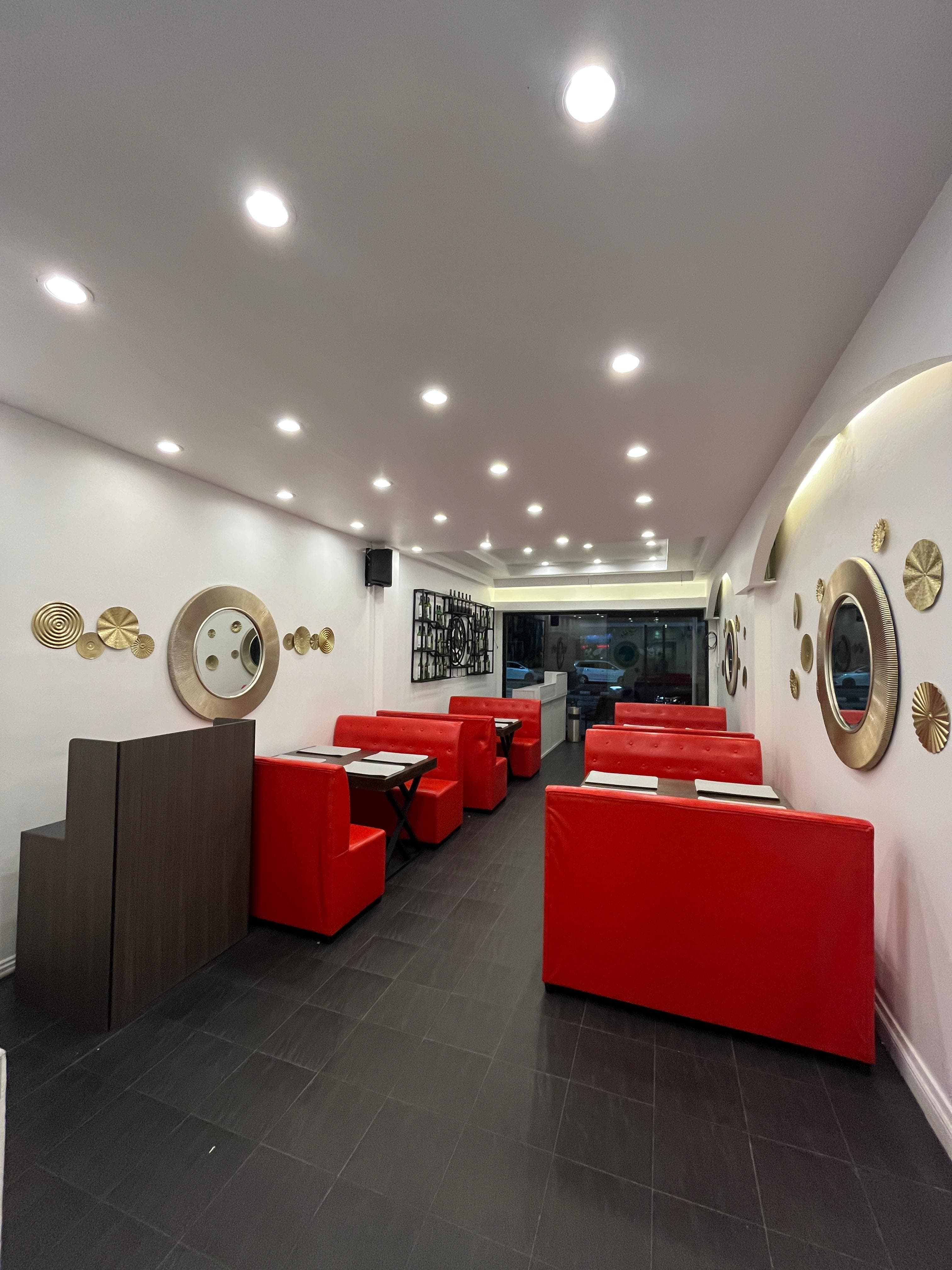 Iris Pattaya storefront